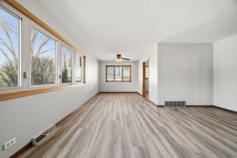 Tiny photo for 5017 W 101st Street, Oak Lawn, IL 60453 (MLS # 12512963)