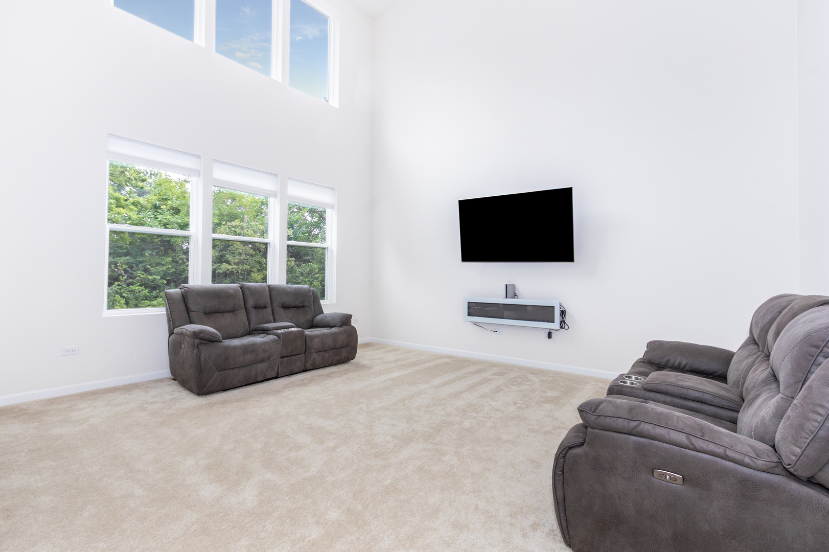 2225 Bent Grass Way