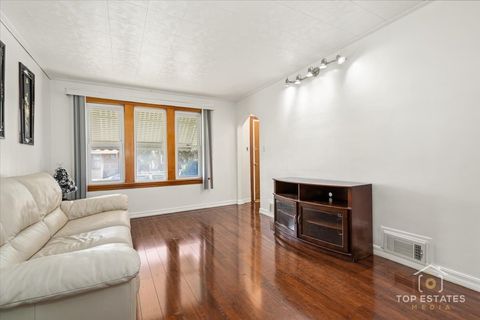 Tiny photo for 4641 S TRUMBULL Avenue, Chicago, IL 60632 (MLS # 12511262)