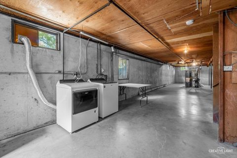 Tiny photo for 24 S Grant Street, North Aurora, IL 60542 (MLS # 12487717)