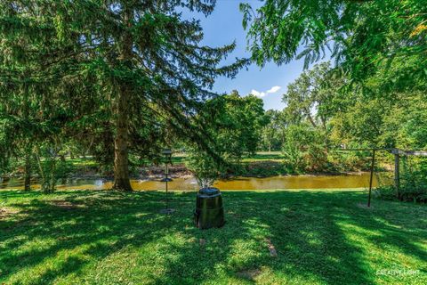 Tiny photo for 24 S Grant Street, North Aurora, IL 60542 (MLS # 12487717)