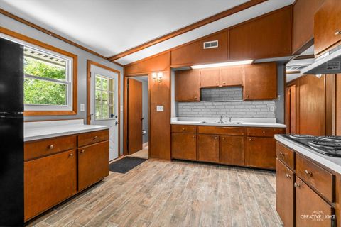 Tiny photo for 24 S Grant Street, North Aurora, IL 60542 (MLS # 12487717)