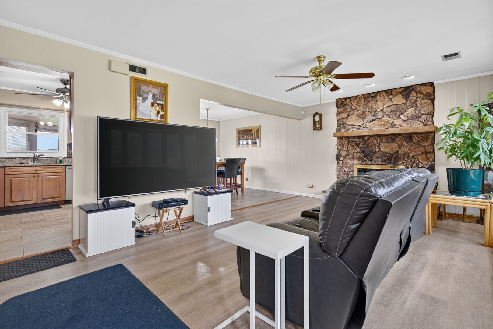 196 Sunshine Drive