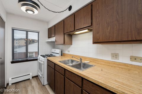 Tiny photo for 835 Pearson Street #310, Des Plaines, IL 60016 (MLS # 12503112)