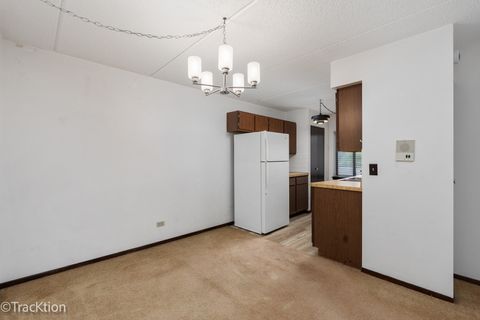 Tiny photo for 835 Pearson Street #310, Des Plaines, IL 60016 (MLS # 12503112)