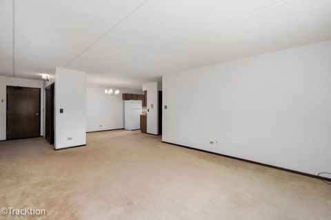 Tiny photo for 835 Pearson Street #310, Des Plaines, IL 60016 (MLS # 12503112)