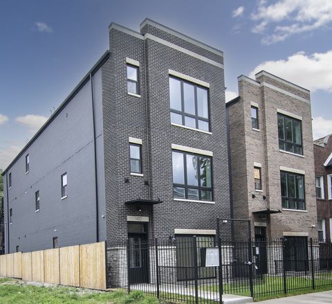 1422 E 66th Place Chicago IL 60637