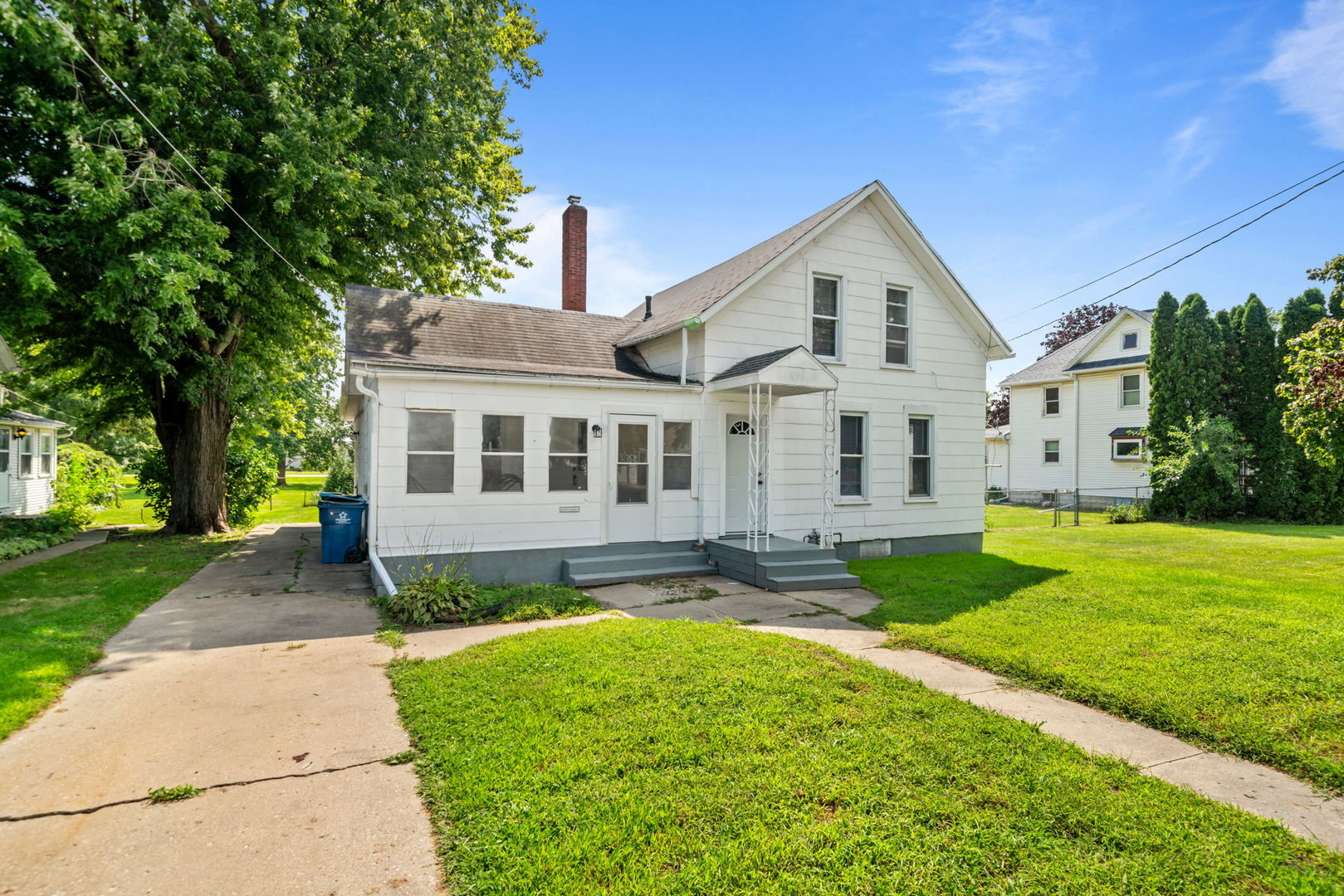 141 W Division Street