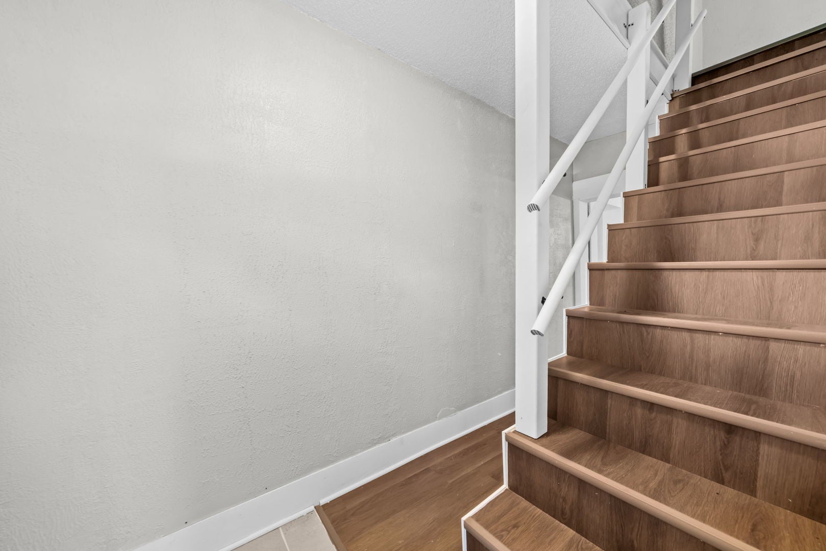 141 W Division Street