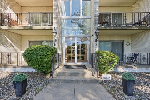Tiny photo for 1004 E Harding Drive #201, Urbana, IL 61801 (MLS # 12781055)