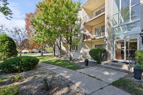 Tiny photo for 1004 E Harding Drive #201, Urbana, IL 61801 (MLS # 12781055)