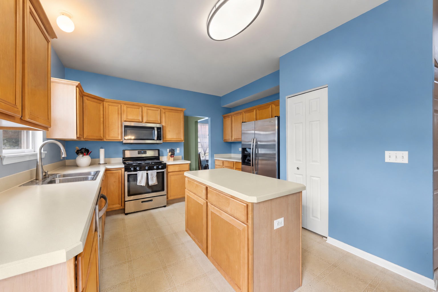 253 Carlton Mews Court