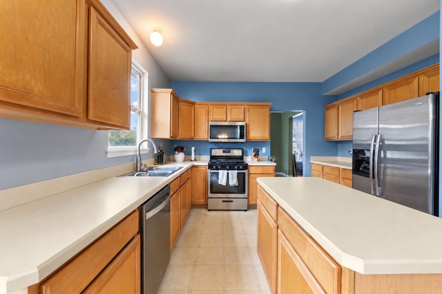 253 Carlton Mews Court