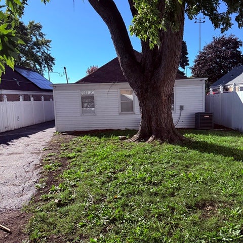 Tiny photo for 521 53rd Avenue, Bellwood, IL 60104 (MLS # 12788980)