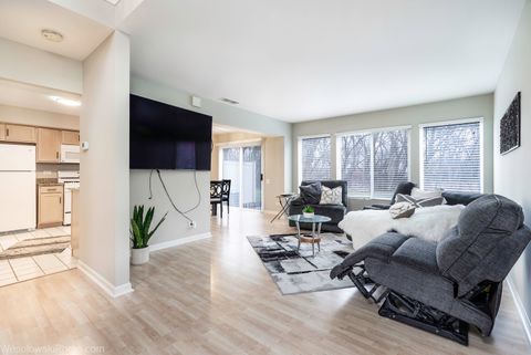 Tiny photo for 434 Locksley Drive, Streamwood, IL 60107 (MLS # 12511443)