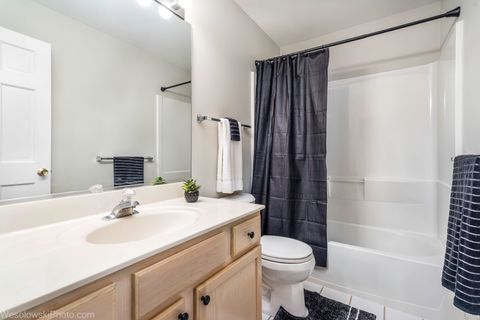 Tiny photo for 434 Locksley Drive, Streamwood, IL 60107 (MLS # 12511443)