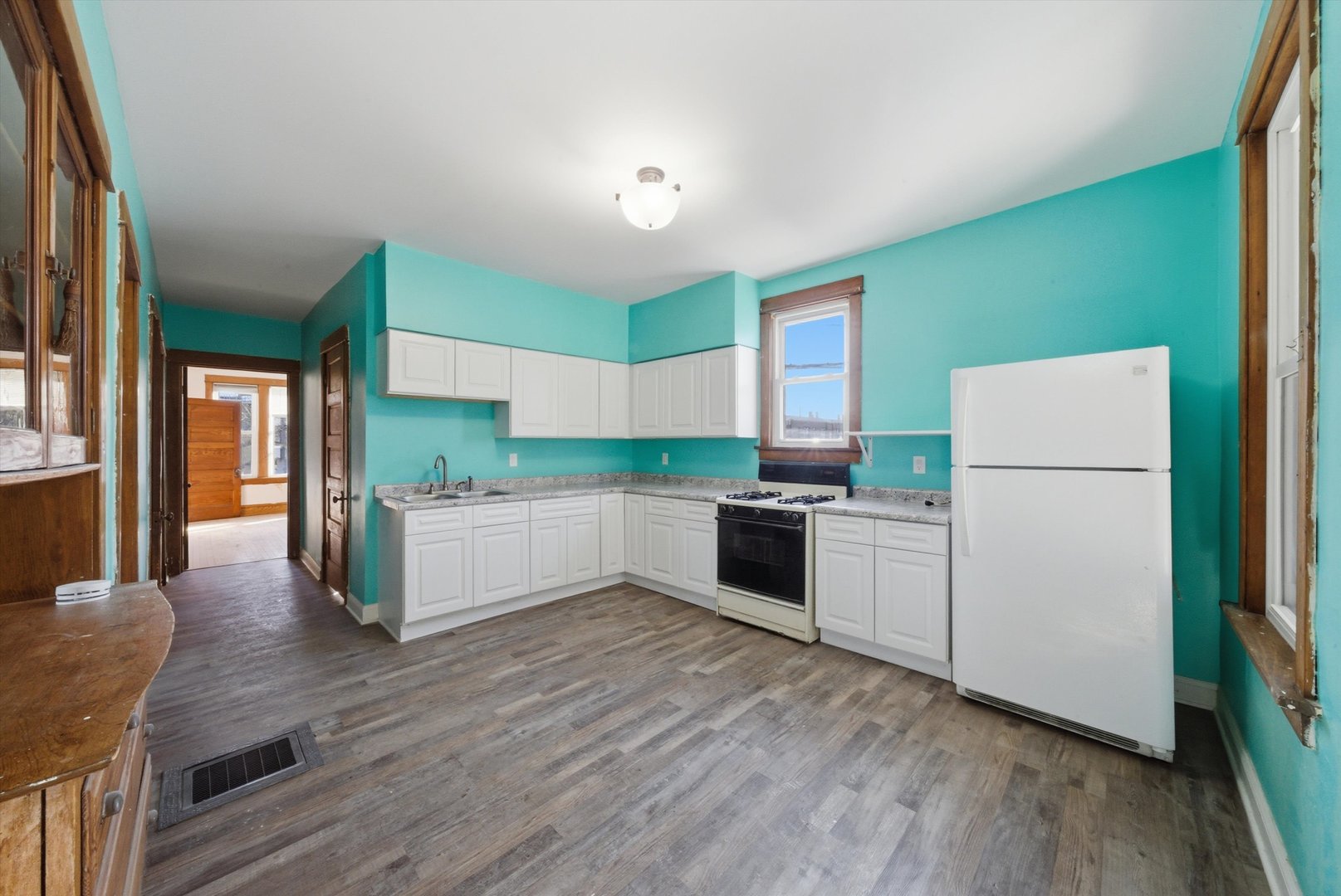 1185 Clarence Avenue