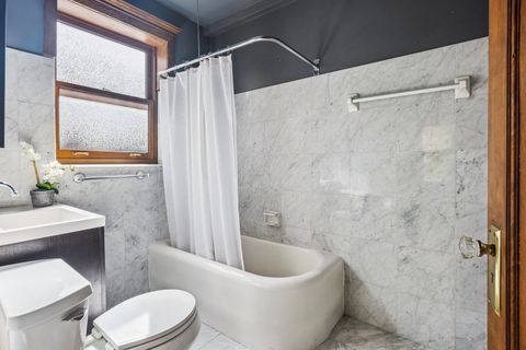 Tiny photo for 707 W Bittersweet Place #K2, Chicago, IL 60613 (MLS # 12460956)