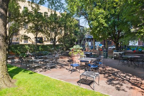 Tiny photo for 707 W Bittersweet Place #K2, Chicago, IL 60613 (MLS # 12460956)