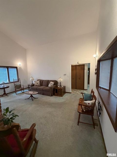 Tiny photo for 420 N 9TH Street, Benton, IL 62812 (MLS # EB460524)