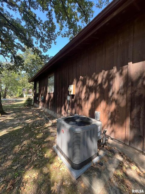 Tiny photo for 420 N 9TH Street, Benton, IL 62812 (MLS # EB460524)