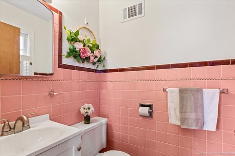 Tiny photo for 9524 S Francisco Avenue, Evergreen Park, IL 60805 (MLS # 12519221)