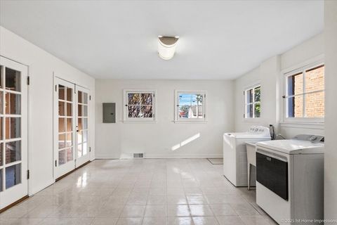 Tiny photo for 9524 S Francisco Avenue, Evergreen Park, IL 60805 (MLS # 12519221)