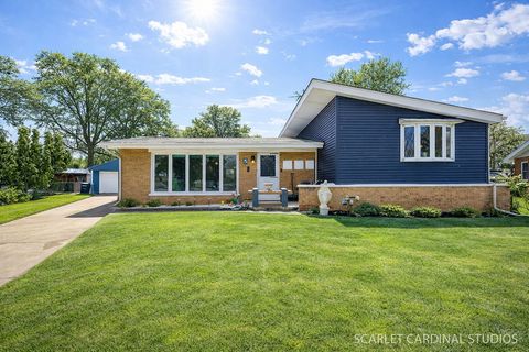 Tiny photo for 5 Chase Court, Lombard, IL 60148 (MLS # 12586639)