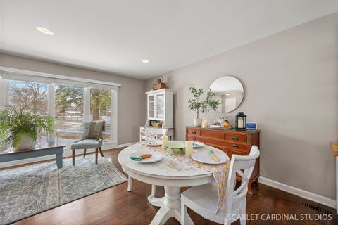 Tiny photo for 5 Chase Court, Lombard, IL 60148 (MLS # 12586639)