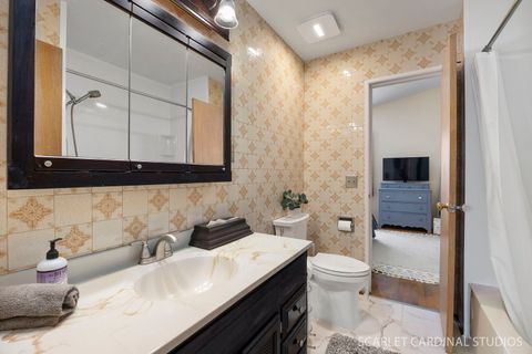 Tiny photo for 5 Chase Court, Lombard, IL 60148 (MLS # 12586639)