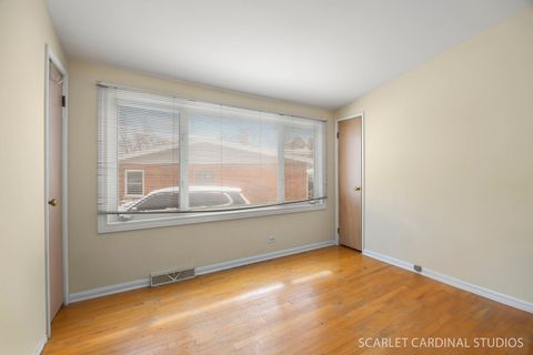 Tiny photo for 5 Chase Court, Lombard, IL 60148 (MLS # 12586639)