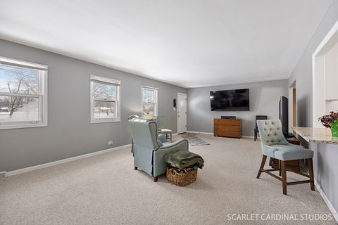 Tiny photo for 5 Chase Court, Lombard, IL 60148 (MLS # 12586639)