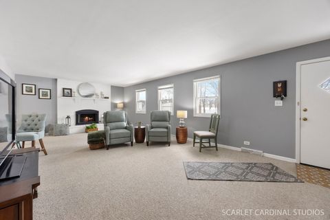Tiny photo for 5 Chase Court, Lombard, IL 60148 (MLS # 12586639)