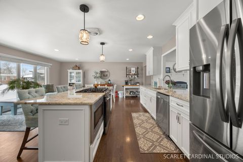 Tiny photo for 5 Chase Court, Lombard, IL 60148 (MLS # 12586639)