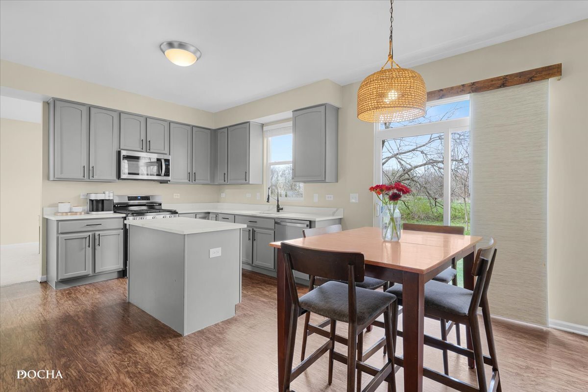 377 Grape Vine Trail, Oswego, IL 60543 — MLS #12599924 — photo 12 of 36