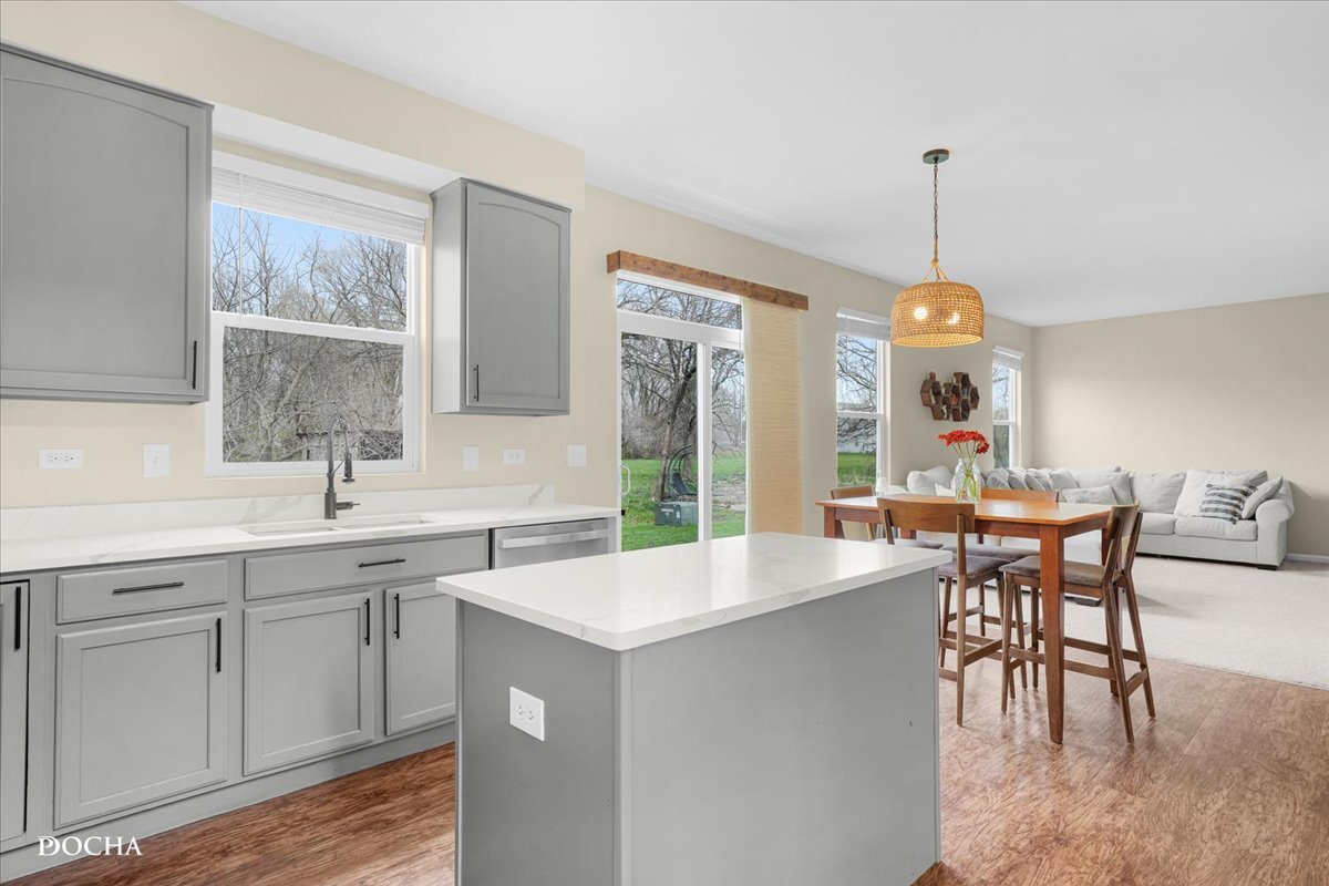 377 Grape Vine Trail, Oswego, IL 60543 — MLS #12599924 — photo 9 of 36