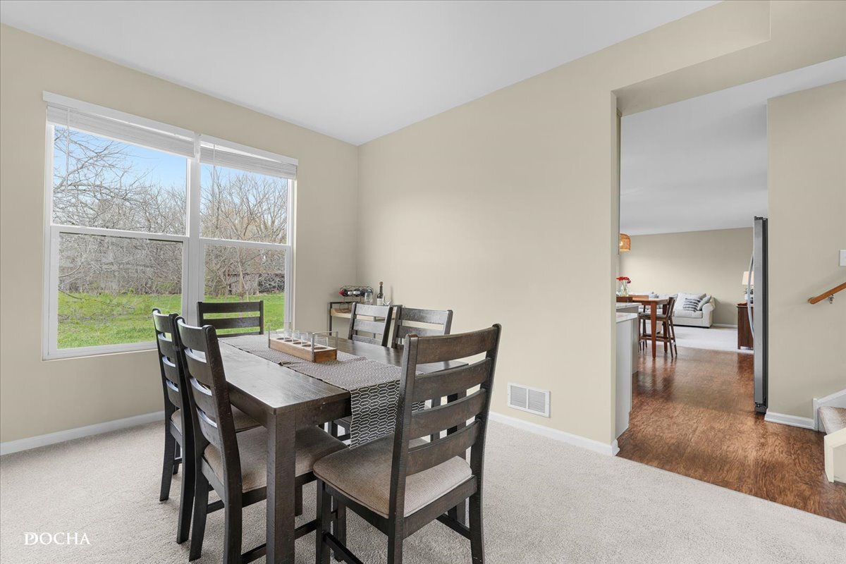 377 Grape Vine Trail, Oswego, IL 60543 — MLS #12599924 — photo 6 of 36