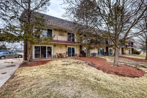 Tiny photo for 3N550 Crown Road #1, Elmhurst, IL 60126 (MLS # 12576723)