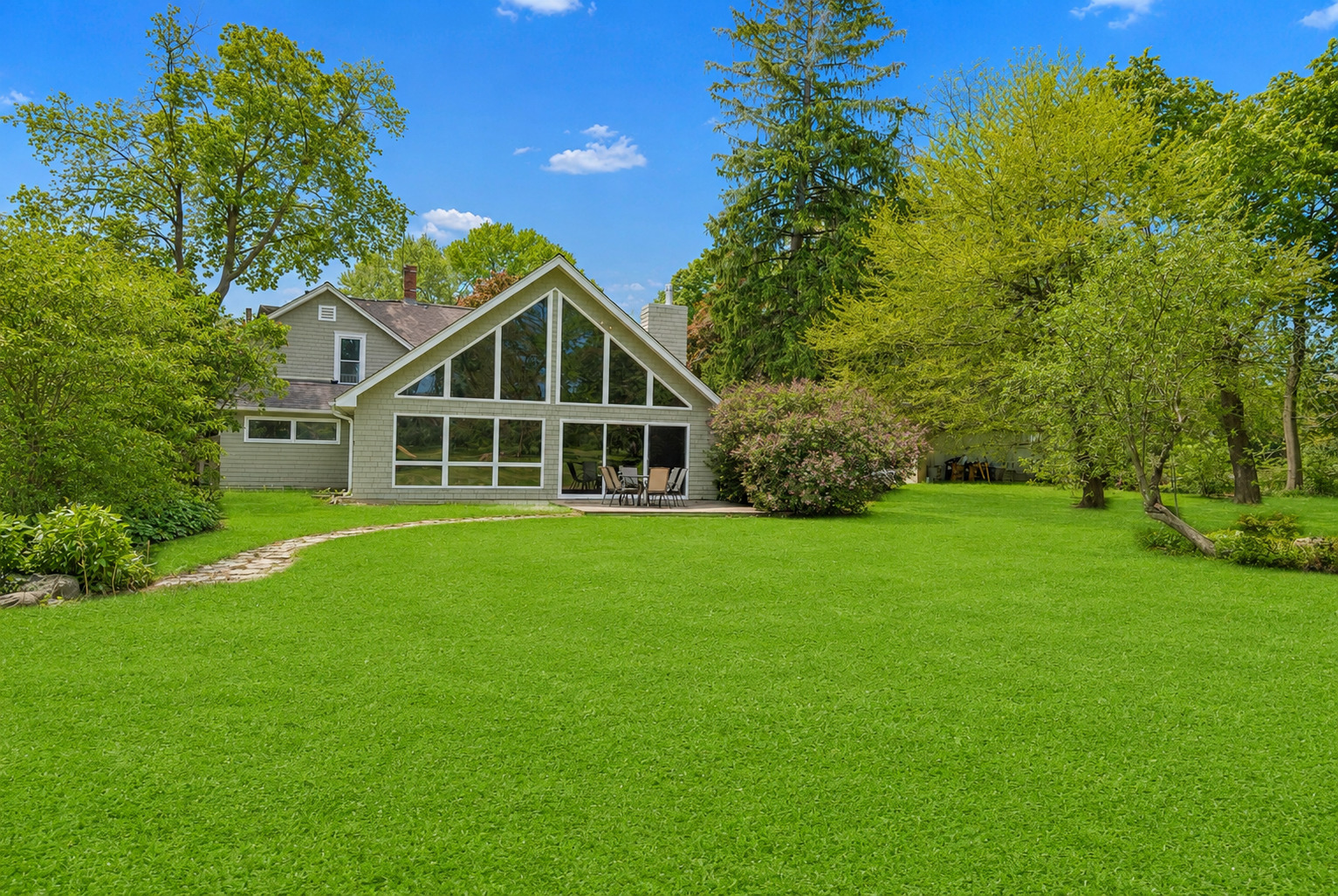 183 Lincoln Parkway