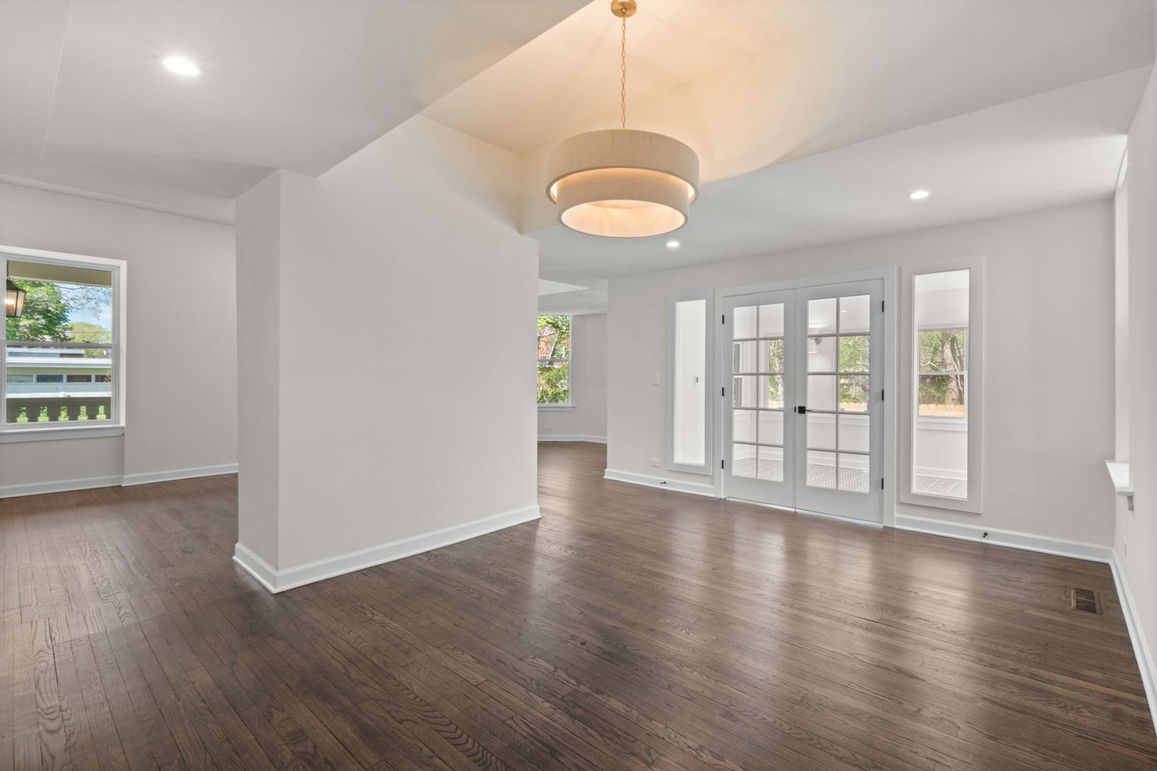 1025 E 48th Street