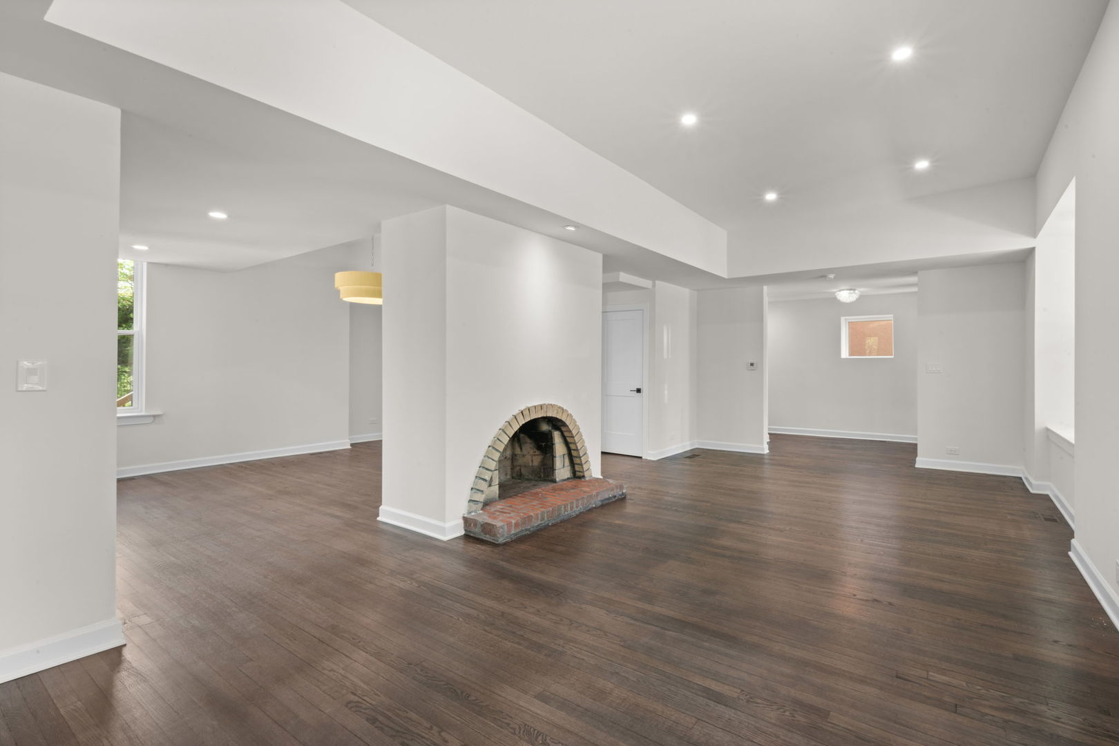 1025 E 48th Street