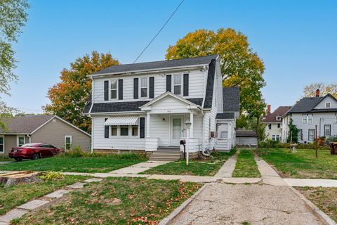 Photo of 711 Garfield Avenue, Belvidere, IL 61008 (MLS # 12497442)