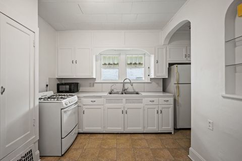 Tiny photo for 711 Garfield Avenue, Belvidere, IL 61008 (MLS # 12497442)