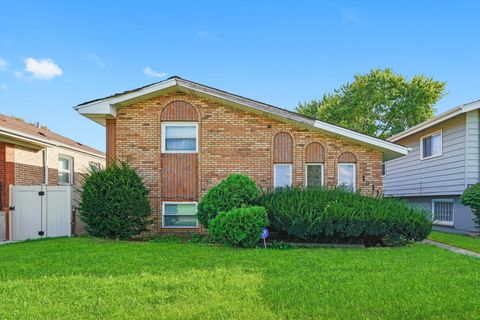 Tiny photo for 1011 E 142nd Street, Dolton, IL 60419 (MLS # 12494682)