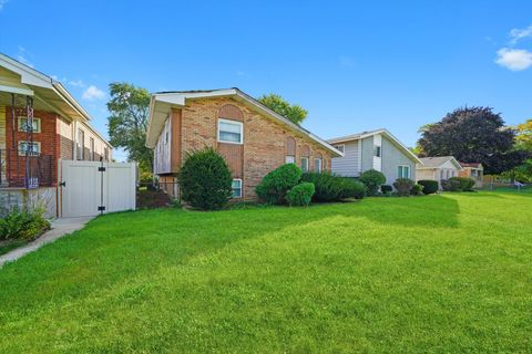 Tiny photo for 1011 E 142nd Street, Dolton, IL 60419 (MLS # 12494682)