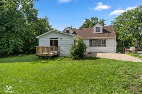Photo of 2103 Maple Road, Joliet, IL 60432 (MLS # 12436490)