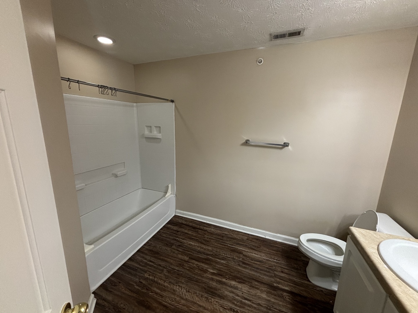 1901 N Lincoln Avenue 311