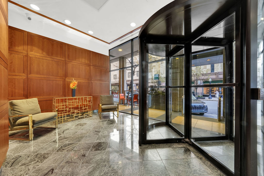 100 E Walton Street 17C