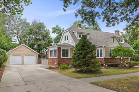 Tiny photo for 260 N Charlotte Street, Lombard, IL 60148 (MLS # 12406467)