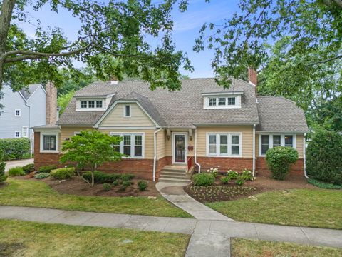 Tiny photo for 260 N Charlotte Street, Lombard, IL 60148 (MLS # 12406467)